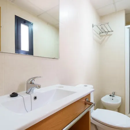 Costabella Powered By Faro Homes 푸엔히롤라
