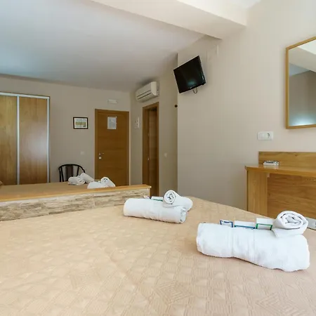 Costabella Powered By Faro Homes 게스트하우스 *