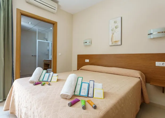 Costabella Powered By Faro Homes 招待所