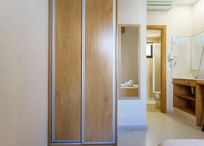 Costabella Powered By Faro Homes 招待所 丰希罗拉